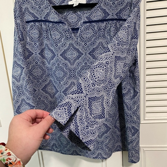 Blue and white 3/4 sleeve blouse - Size L - Picture 4 of 5